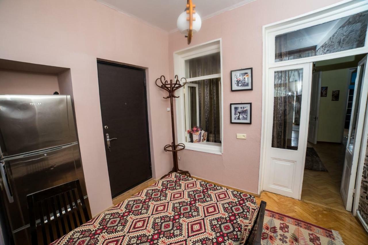 Gold District Apartment Tbilisi Ngoại thất bức ảnh