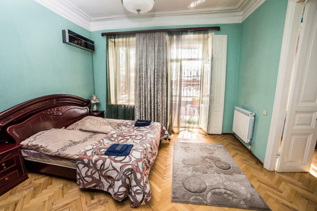 Gold District Apartment Tbilisi Ngoại thất bức ảnh