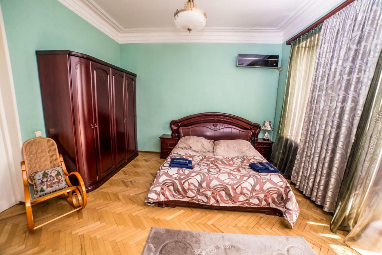 Gold District Apartment Tbilisi Ngoại thất bức ảnh