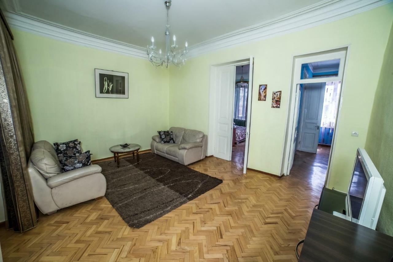 Gold District Apartment Tbilisi Ngoại thất bức ảnh