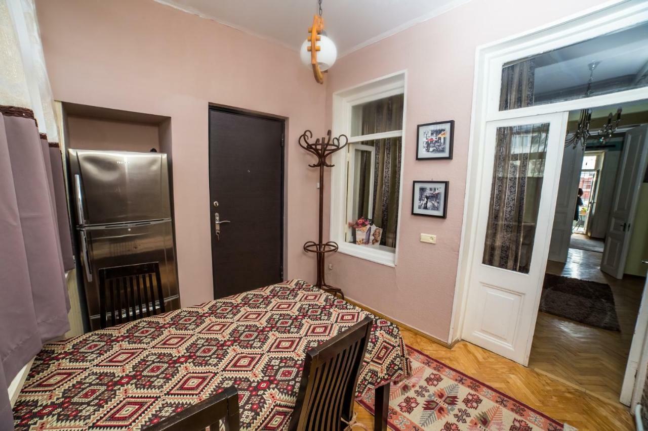 Gold District Apartment Tbilisi Ngoại thất bức ảnh