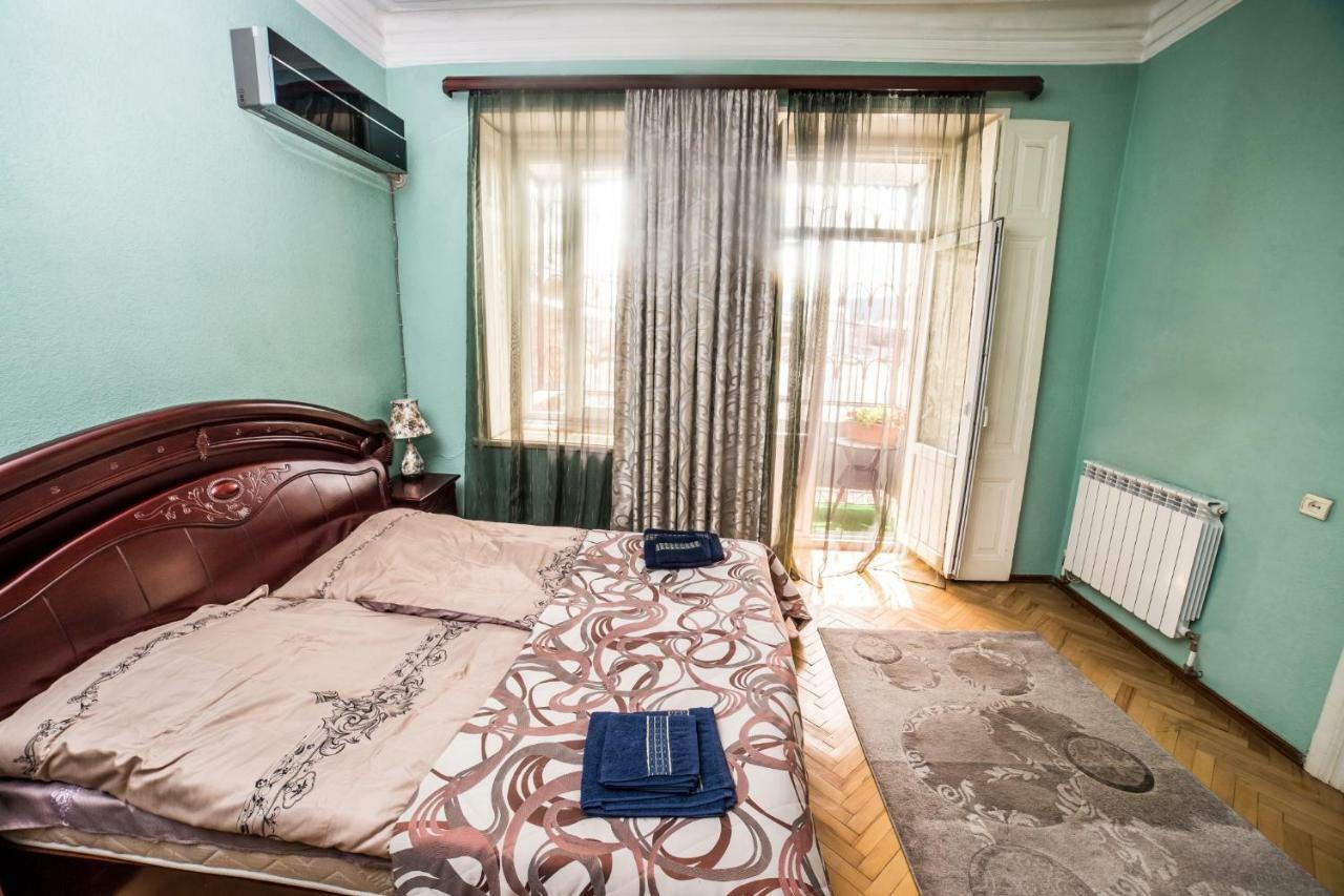 Gold District Apartment Tbilisi Ngoại thất bức ảnh